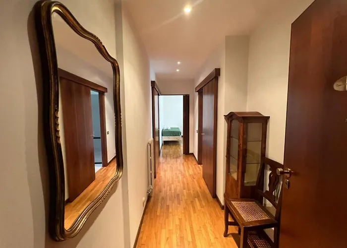 Marconi Rooms And Apartments